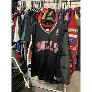 Size L- Vintage Reebok NBA Chicago Bulls Practice Jersey Y2K-90s